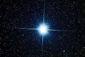 宇宙十大最亮恒星：天狼星上榜，第六在冬季星空很漂亮