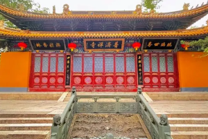 中国香火最旺的十​大寺庙排行榜